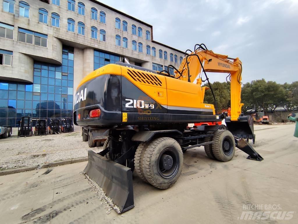 Hyundai 210W-9 Pelle sur pneus