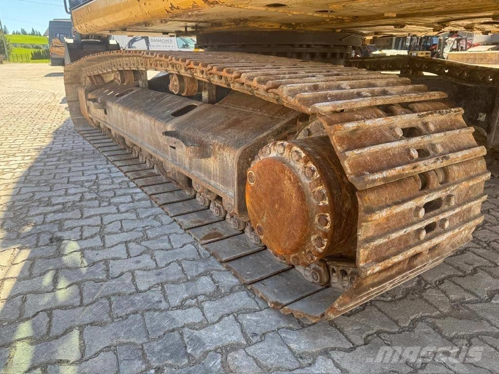 CAT 326 F LN Pelle sur chenilles