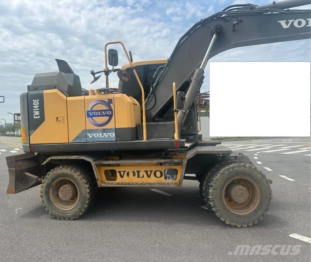 Volvo EW 140 Pelle sur pneus