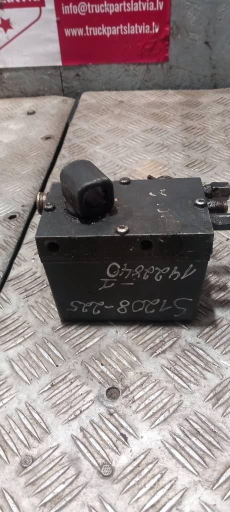 Scania 94 D.    1428640 Hydraulique