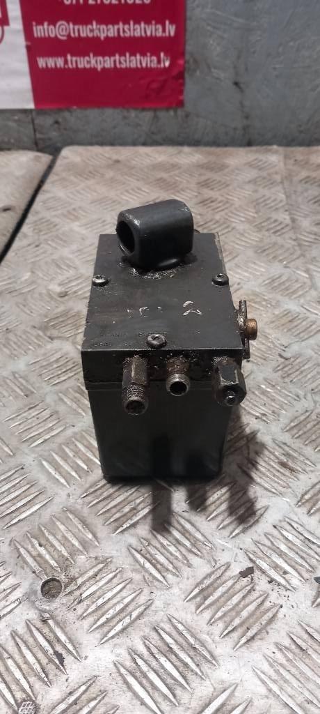 Scania 94 D.    1428640 Hydraulique