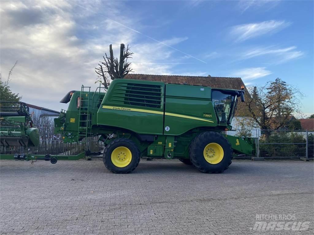 John Deere T550 Moissonneuse batteuse