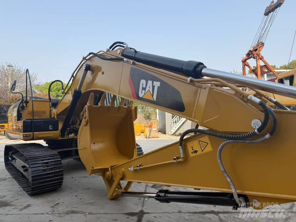 CAT 320D2 Pelle sur chenilles
