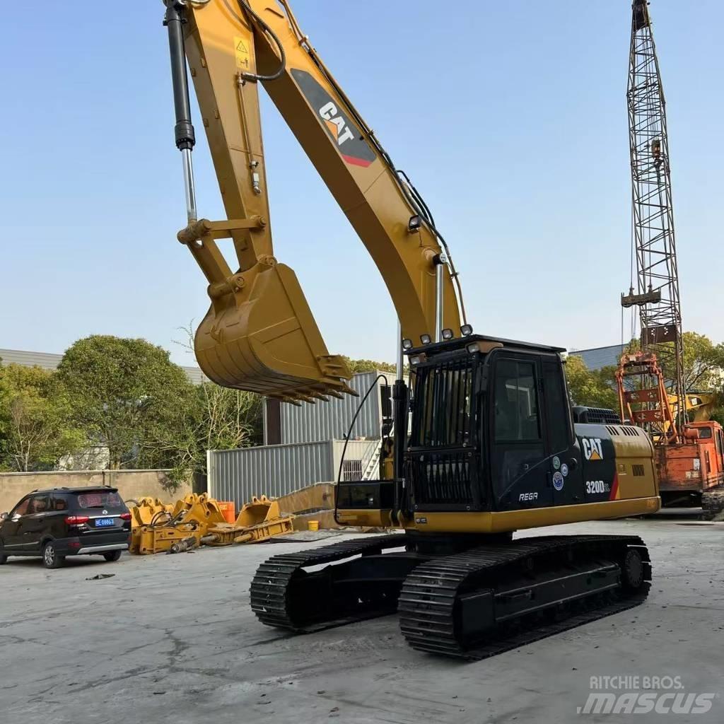 CAT 320D2 Pelle sur chenilles