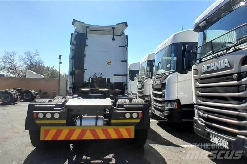 Volvo FH 440 Autre camion
