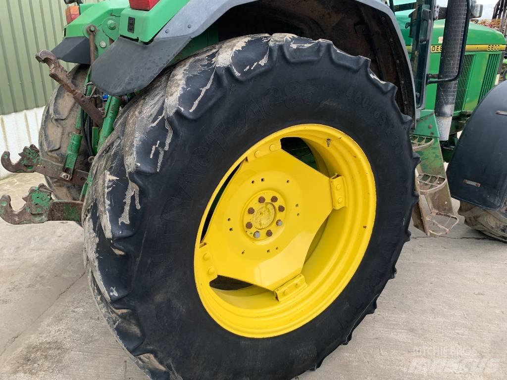 John Deere 6800 Tracteur