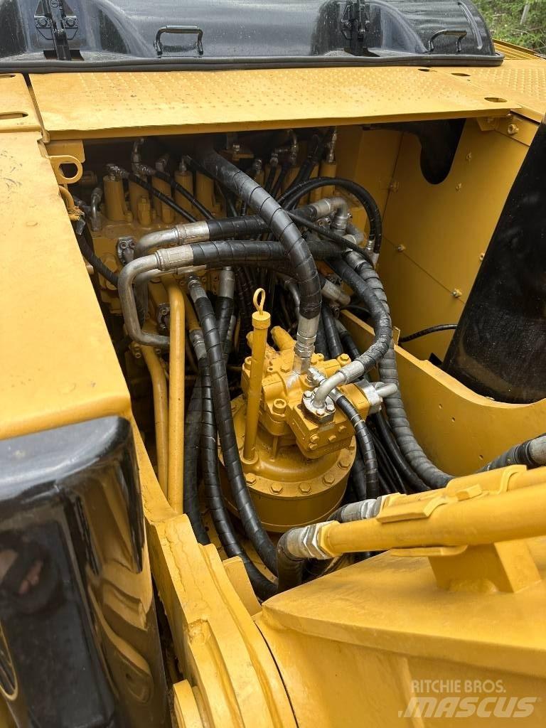 CAT 320D Pelle sur chenilles
