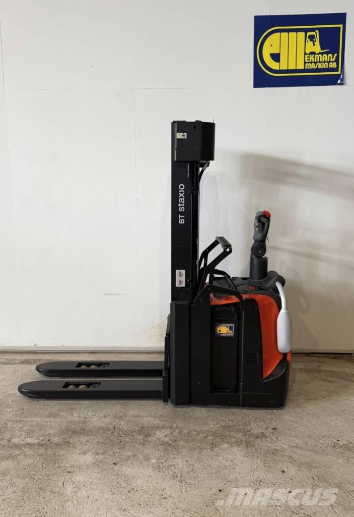 BT truck SPE 140L Gerbeur accompagnant