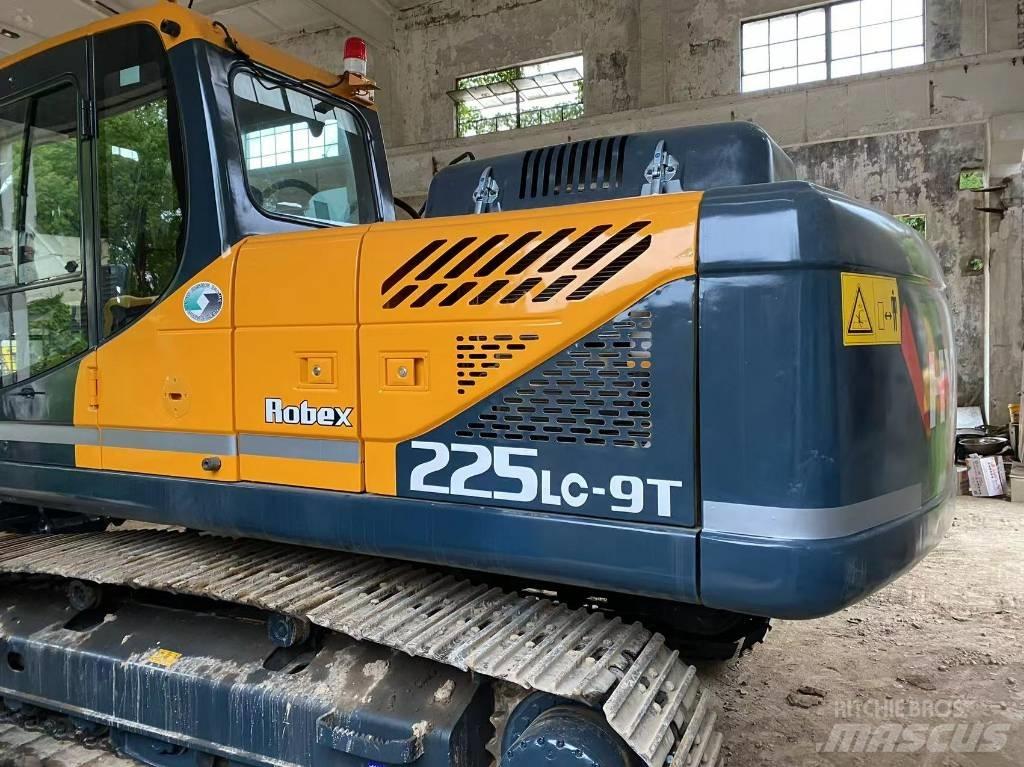 Hyundai 225LC-9 Pelle sur chenilles