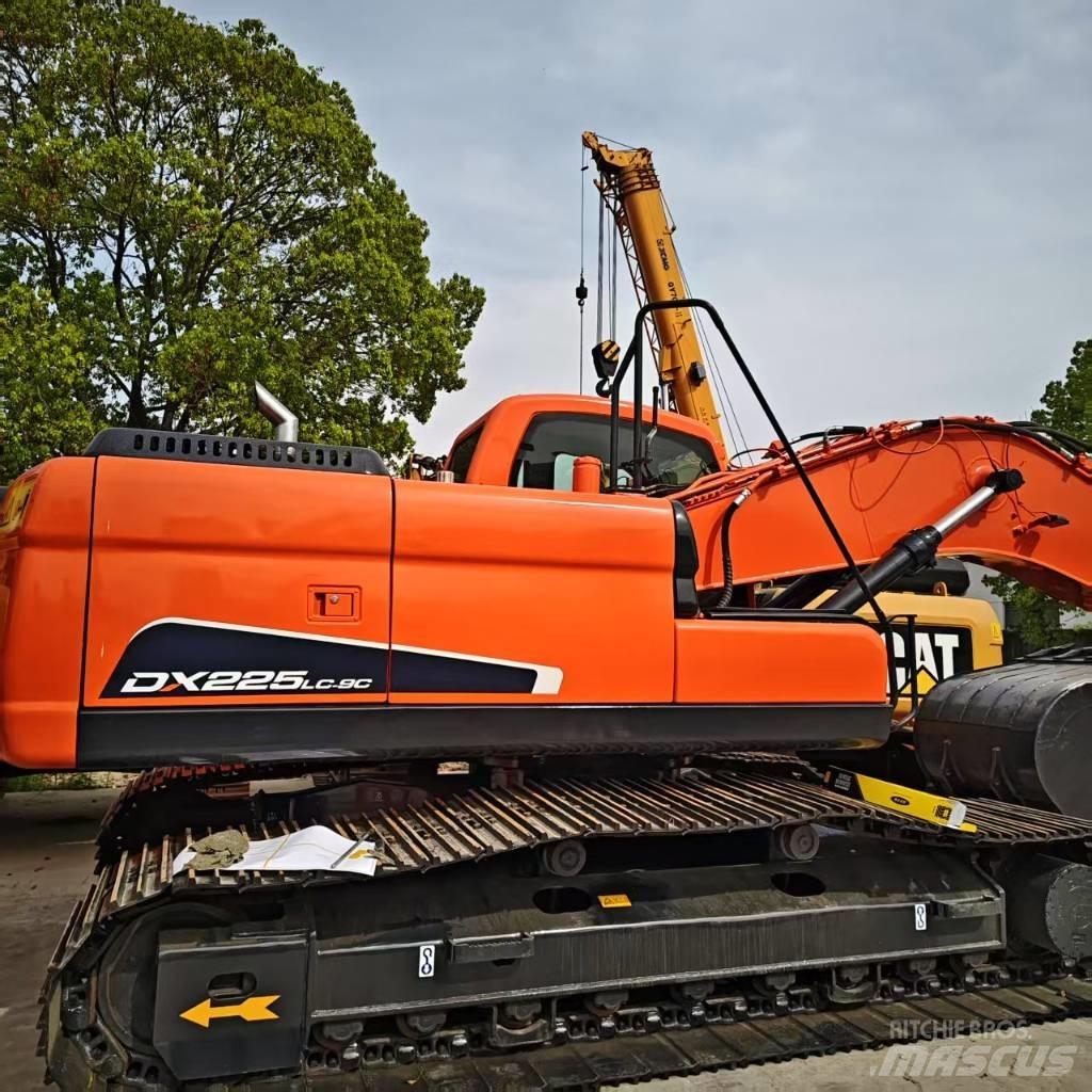 Doosan 225 LC Pelle sur chenilles