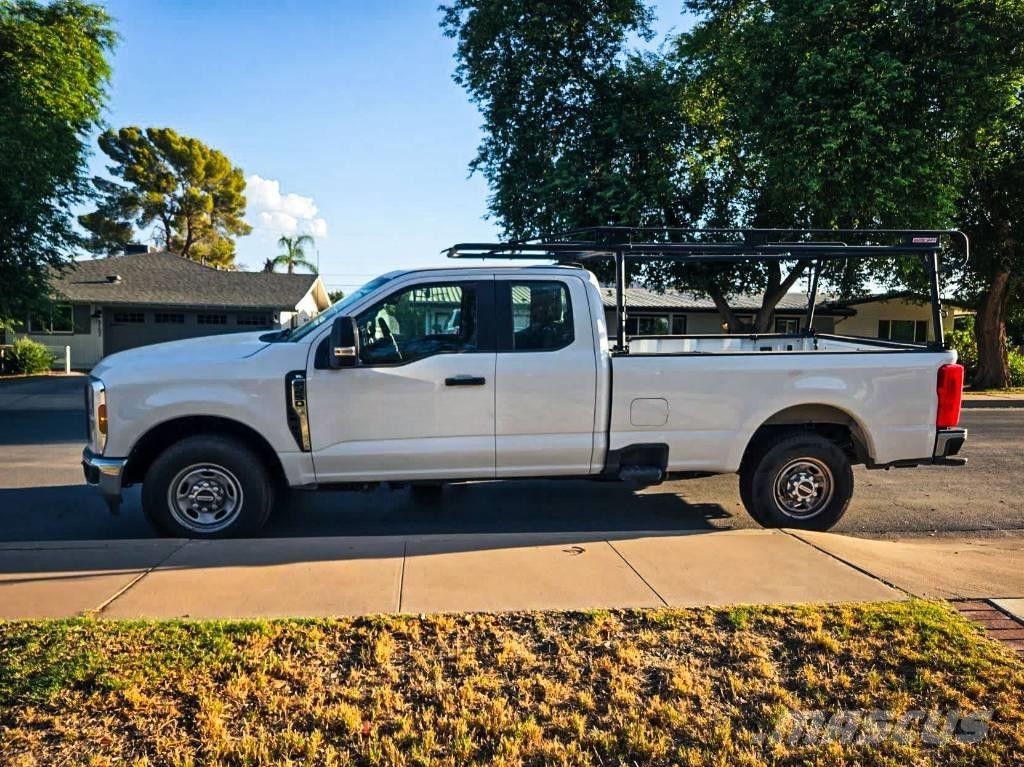 Ford F 250 XL SD Autre camion