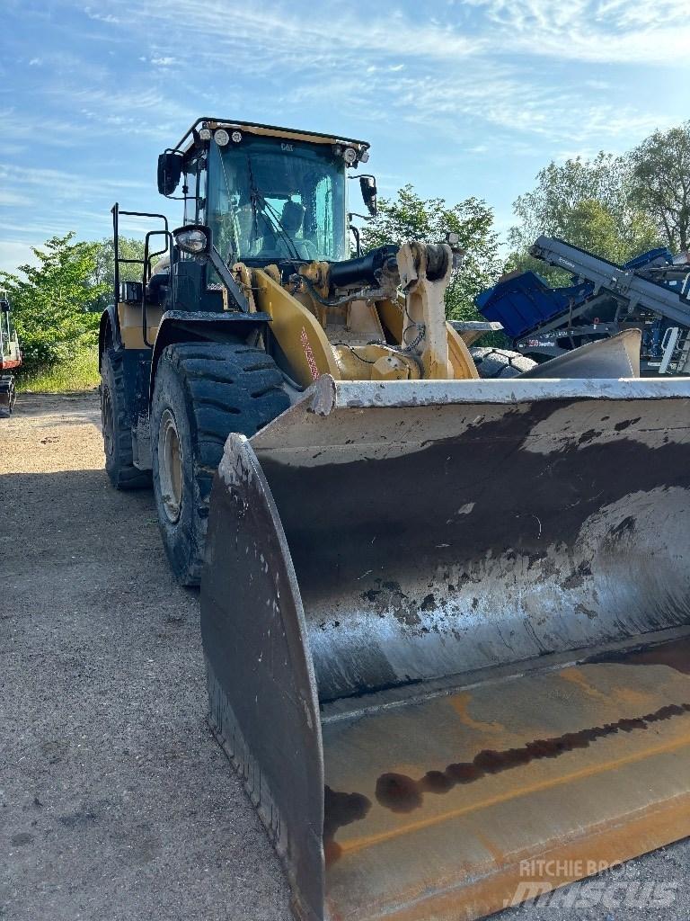 CAT 966m Chargeuse sur pneus