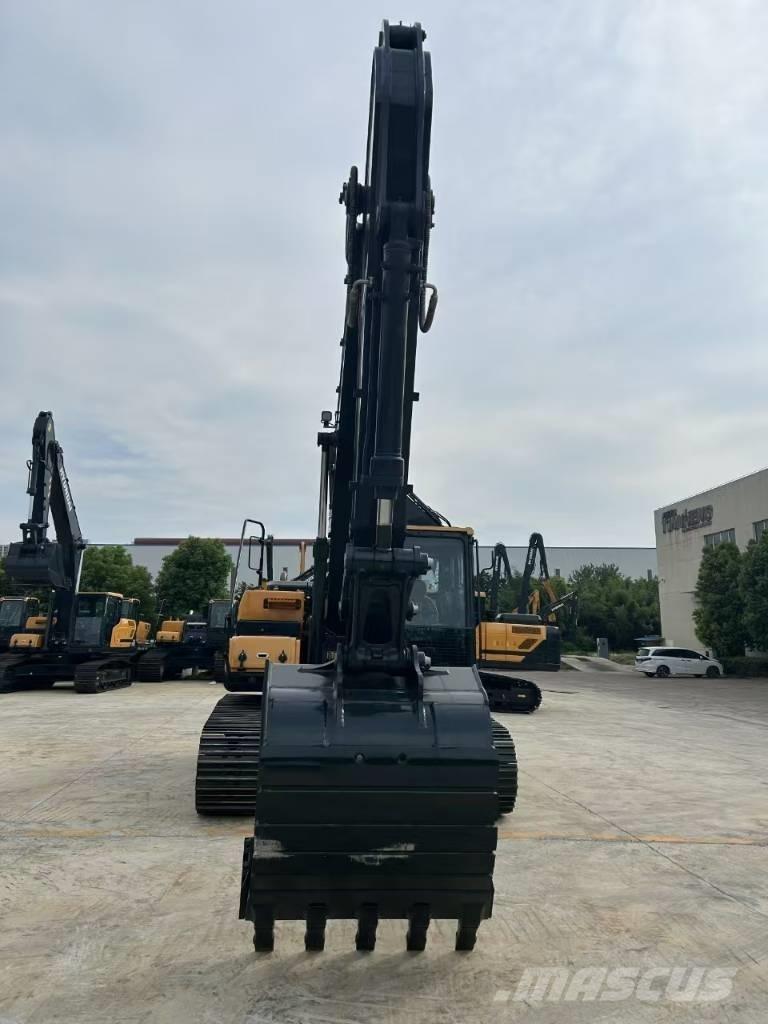 Hyundai HX 220 L Pelle sur chenilles