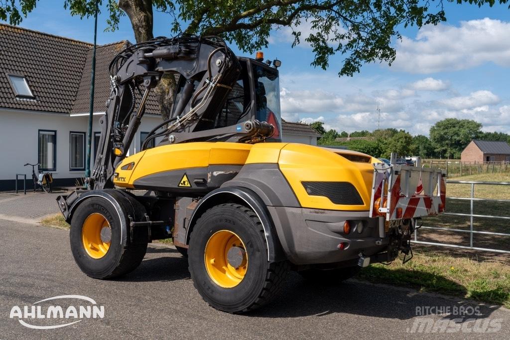 Mecalac 12 MTX Pelle sur pneus