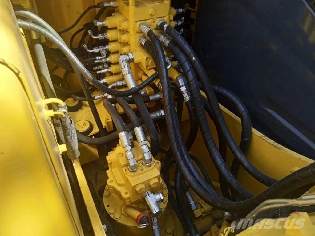 Komatsu PC130-7 Pelle sur chenilles