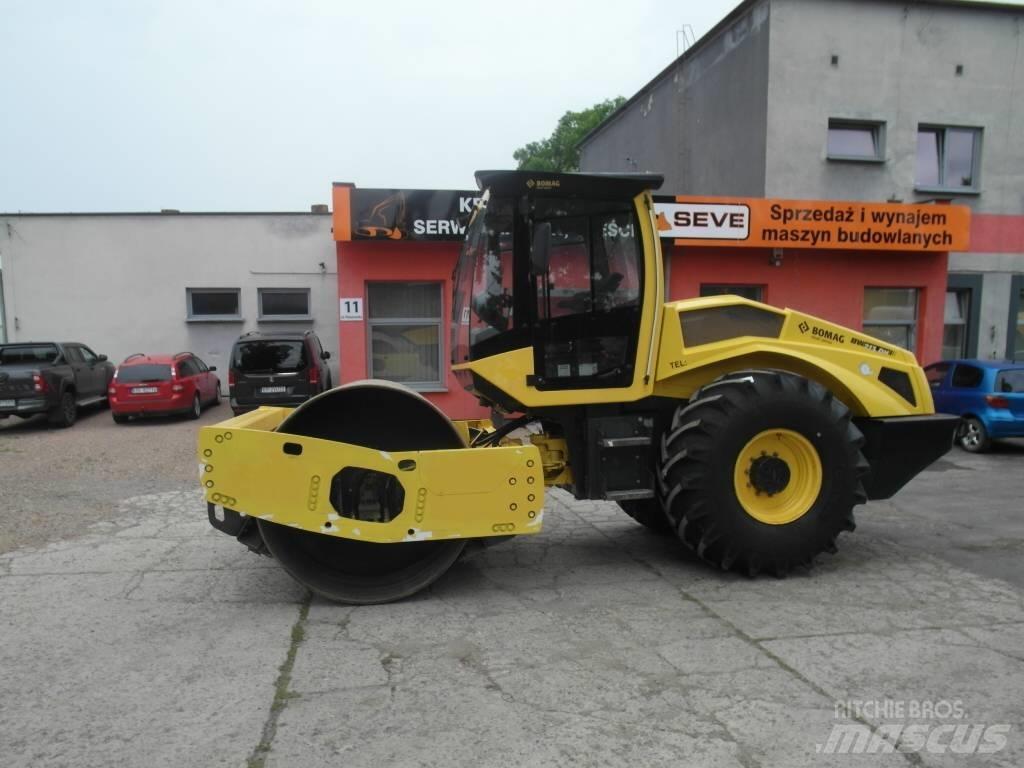 Bomag BW 213 DH-5 Rouleaux monocylindre