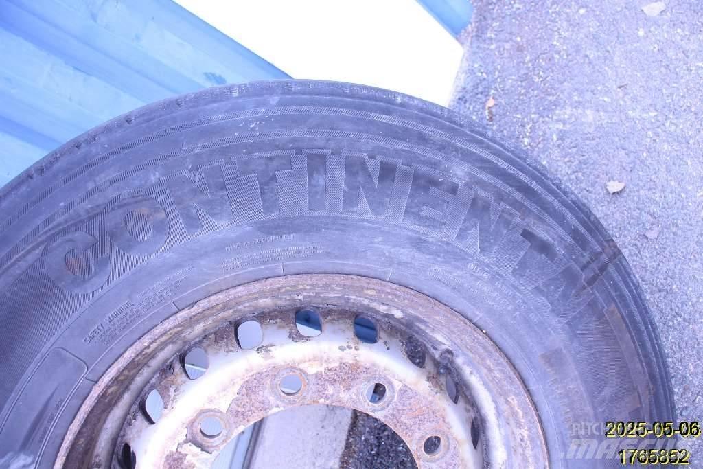  Entreprenad Däck Pneus, roues et jantes