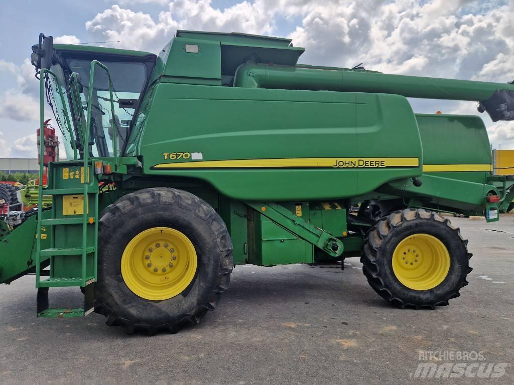 John Deere T670 Moissonneuse batteuse