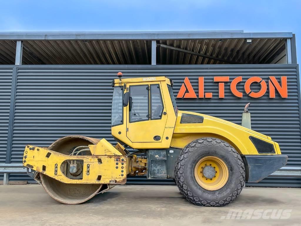 Bomag BW 213 DH-4 Rouleaux monocylindre