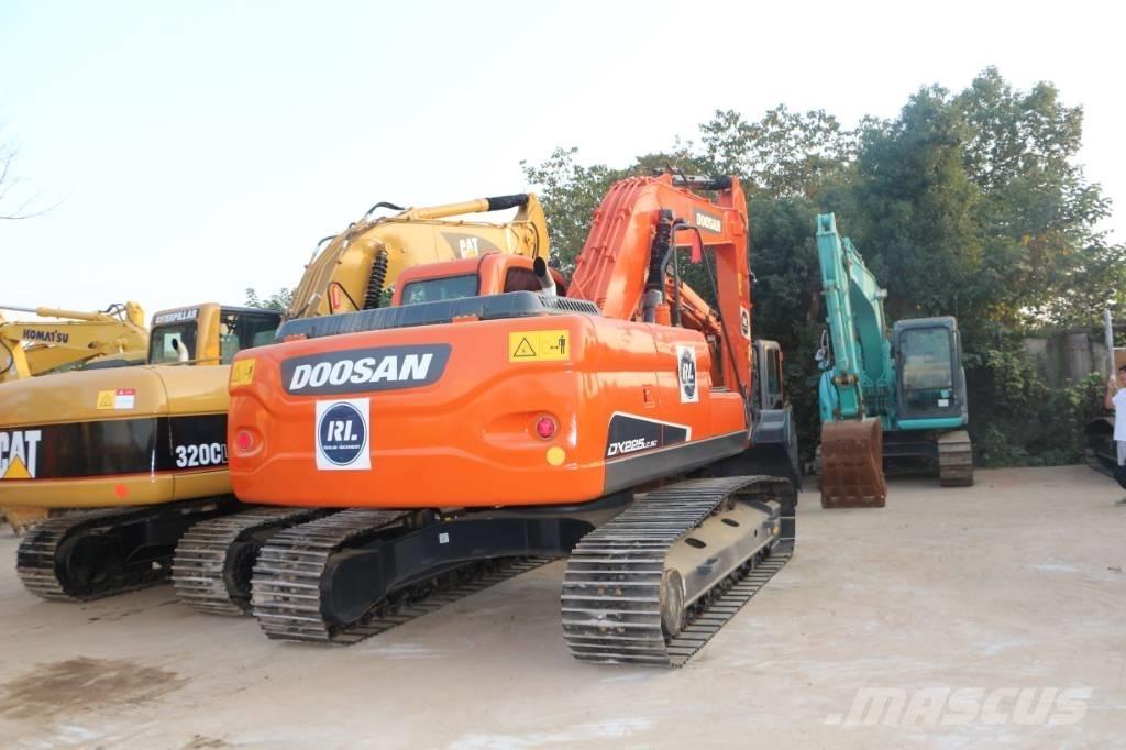 Doosan dx225 Pelle sur chenilles