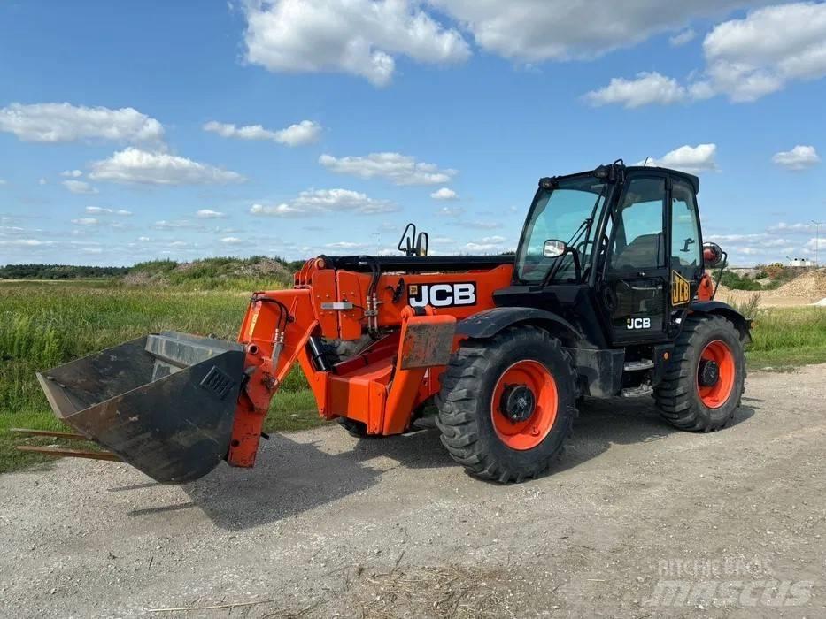 JCB 540-140 Chariot télescopique