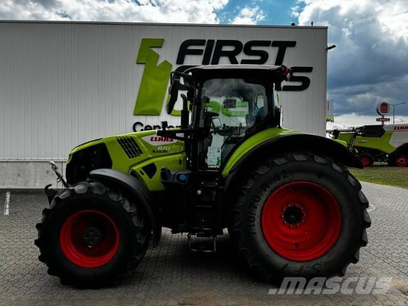 CLAAS AXION 870 Tracteur