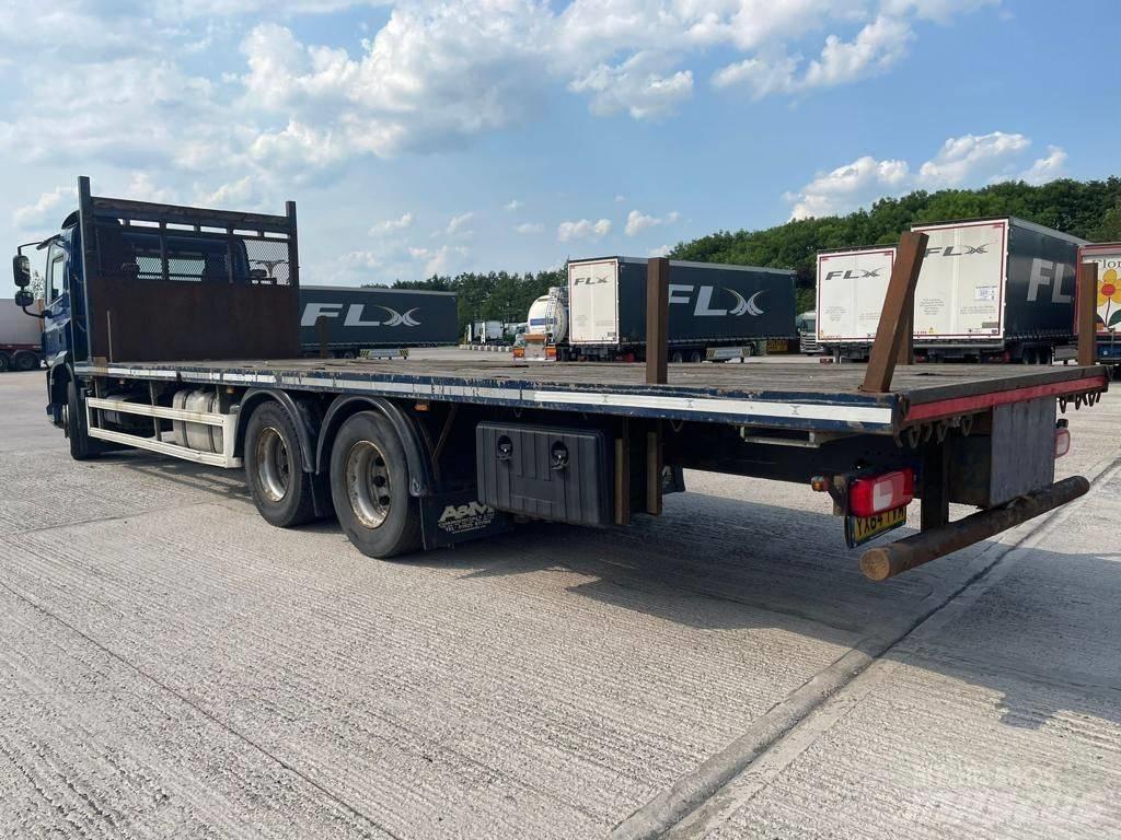DAF CF330 Camion plateau