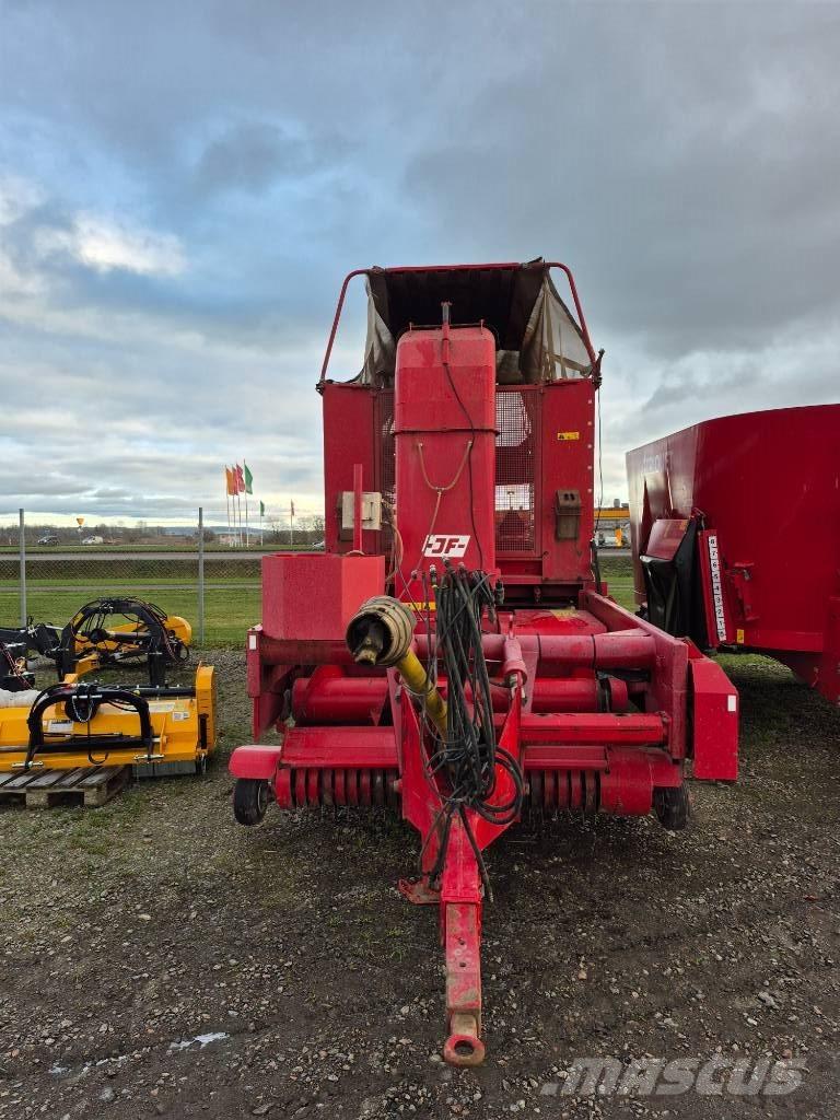 JF 3500 Remorque autochargeuse