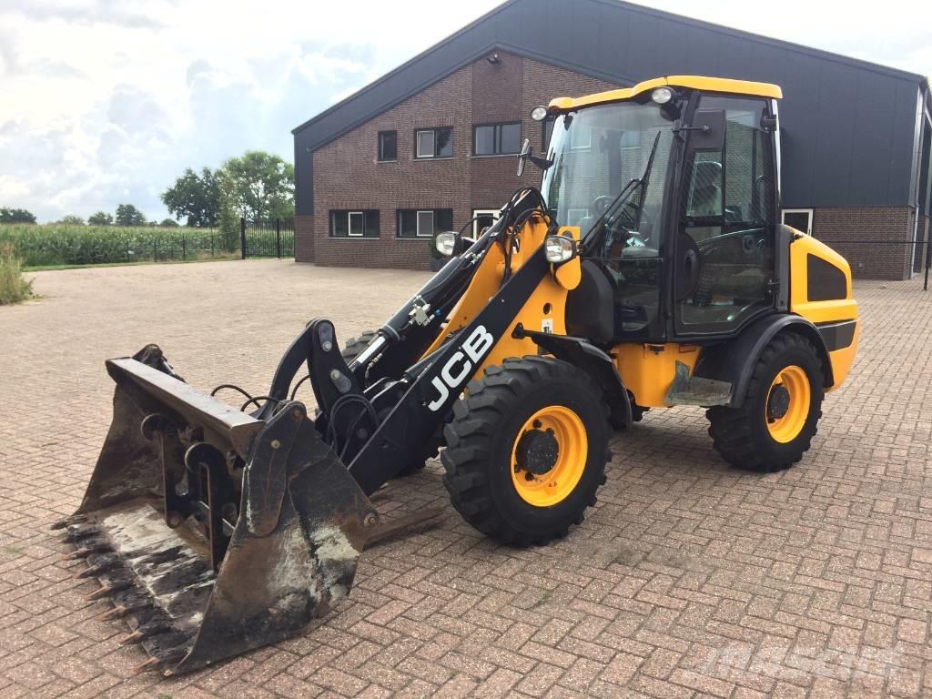 JCB 406 Chargeuse sur pneus
