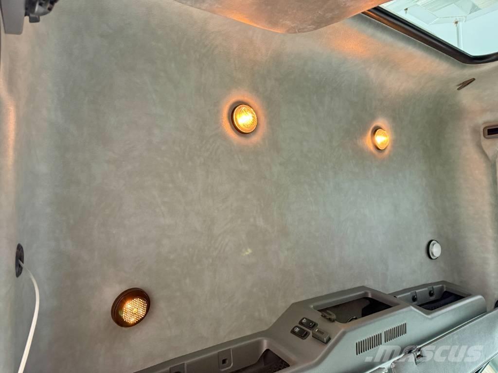 Mack GU813 Tracteur routier