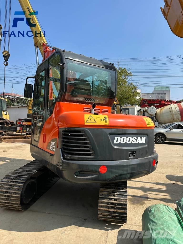 Doosan DX 60-9 C Pelle sur chenilles