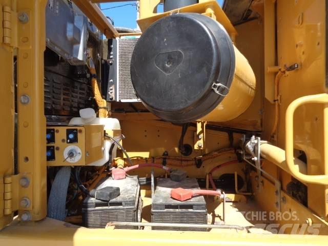 CAT 330 D L Pelle sur chenilles
