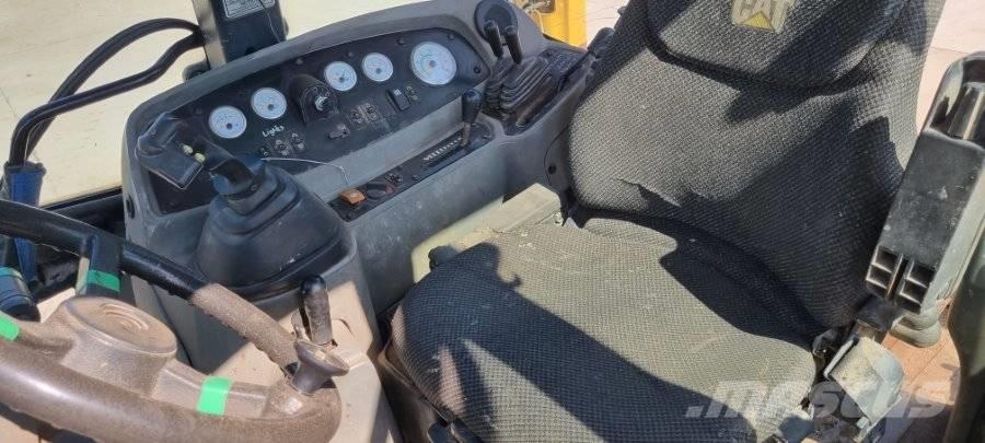 CAT 432 D 4x4 Tractopelle