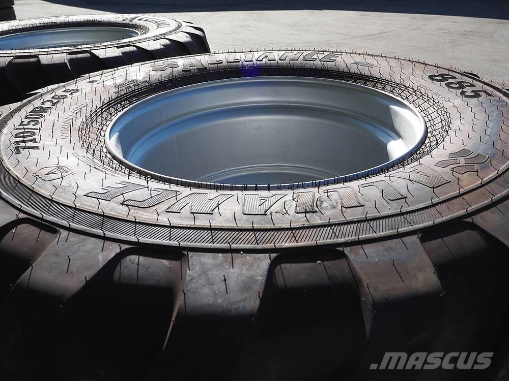 Alliance 885 Pneus, roues et jantes