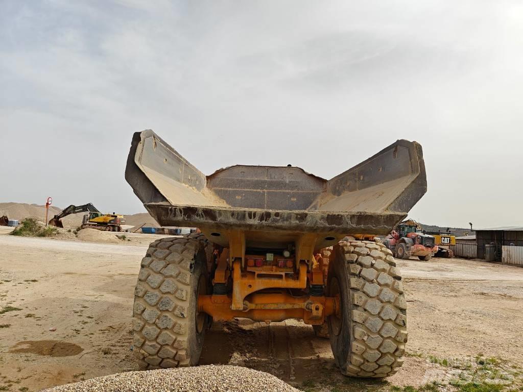 CAT 740B Tombereau articulé