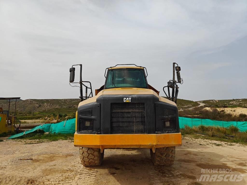 CAT 740B Tombereau articulé