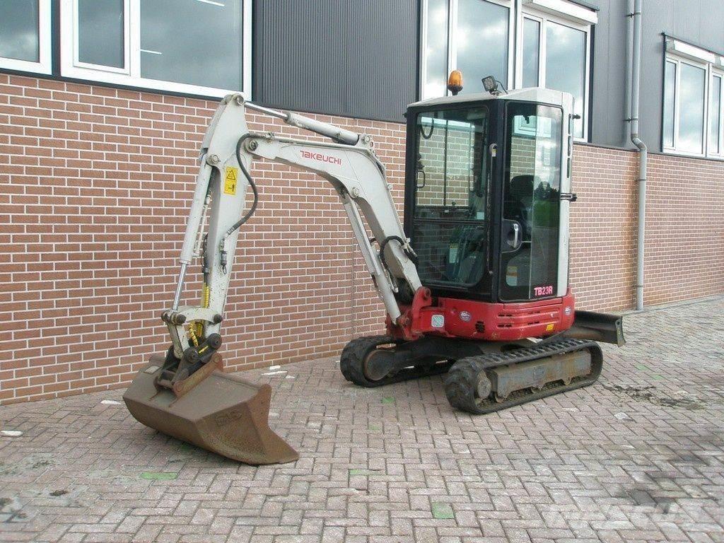 Takeuchi TB23R Mini pelle < 7t