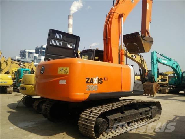 Hitachi ZX 200 Pelle sur chenilles
