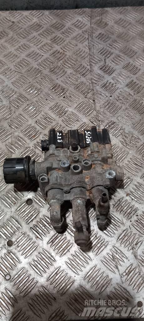 Scania 94 D.   1499799 Freins
