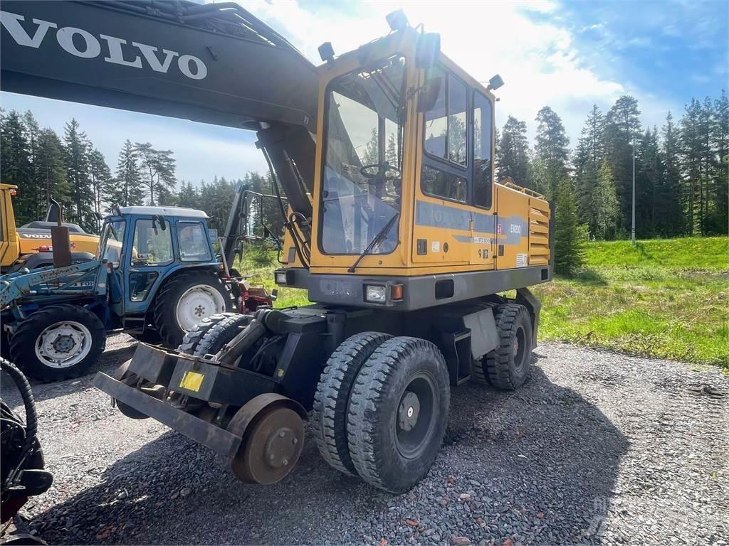 Volvo EW 200 4x4 Pelle sur pneus