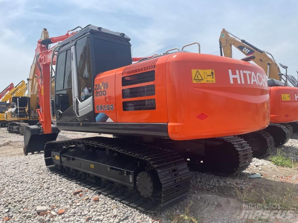 Hitachi ZX 200 Pelle sur chenilles
