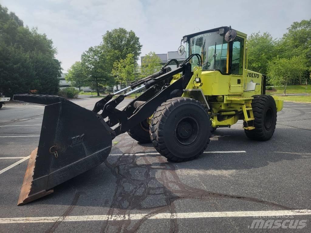 Volvo MICHIGAN L90B Chargeuse sur pneus