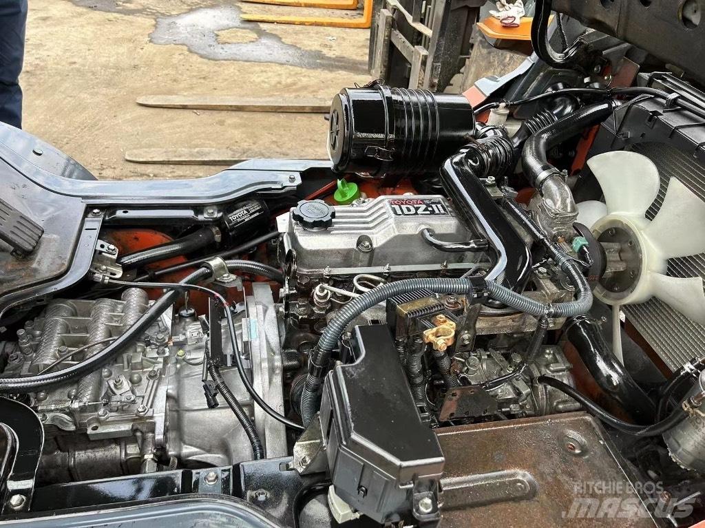 Toyota Toyota8F FD30 Chariots diesel