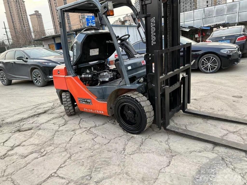 Toyota Toyota8F FD30 Chariots diesel
