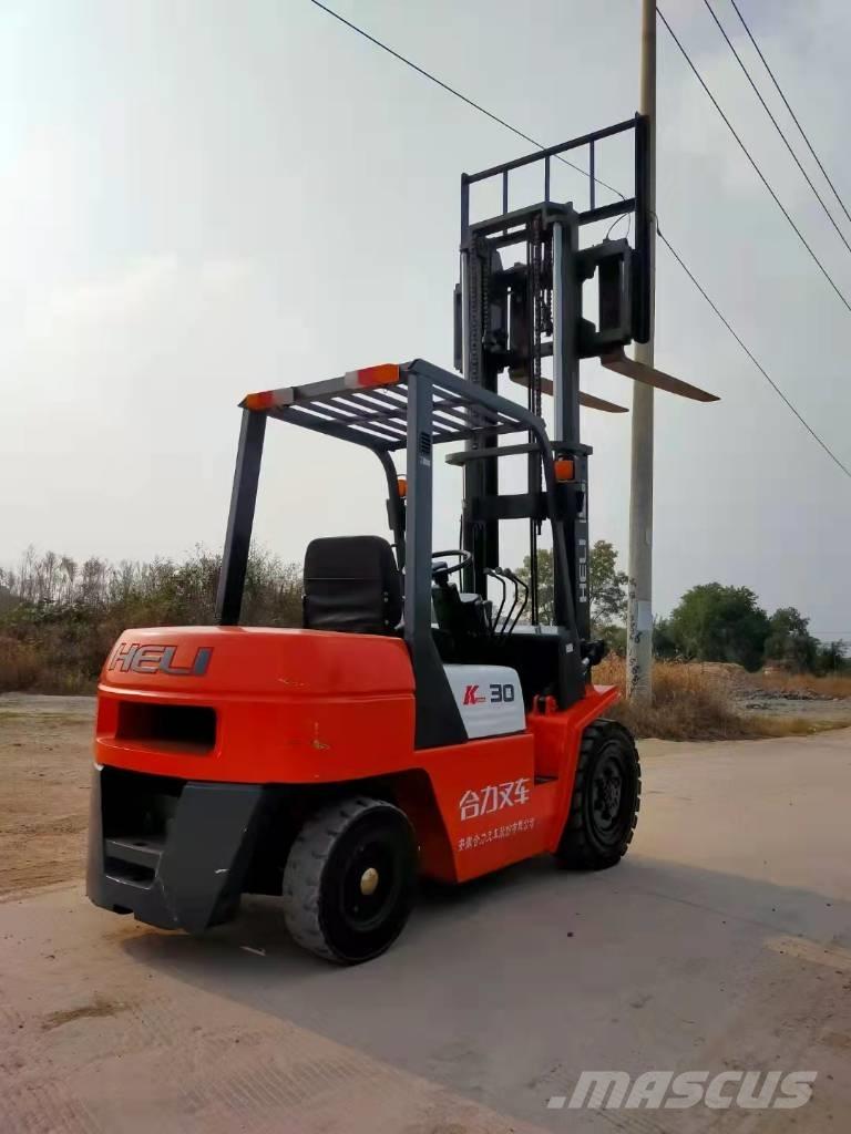 Heli CPCD 30 Chariots diesel