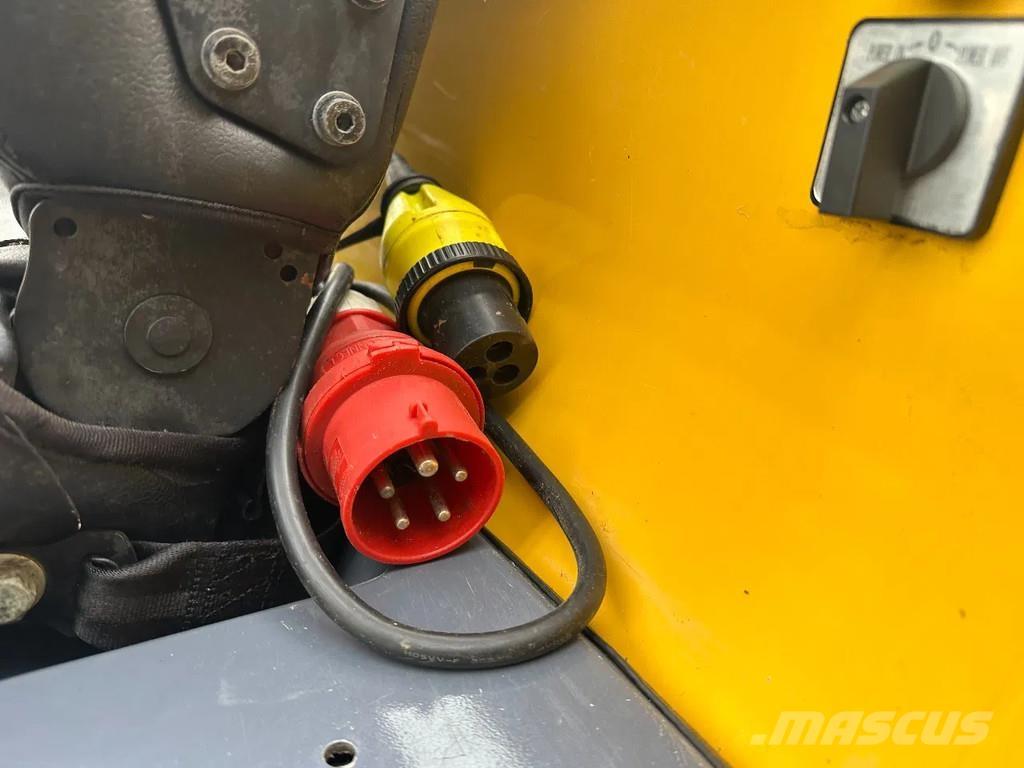 Eurotrac W11-E Chargeuse sur pneus