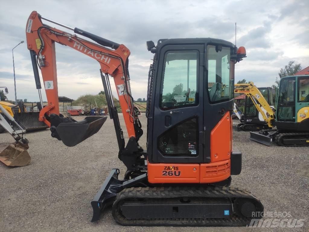 Hitachi ZX 26 U-6 Mini pelle < 7t