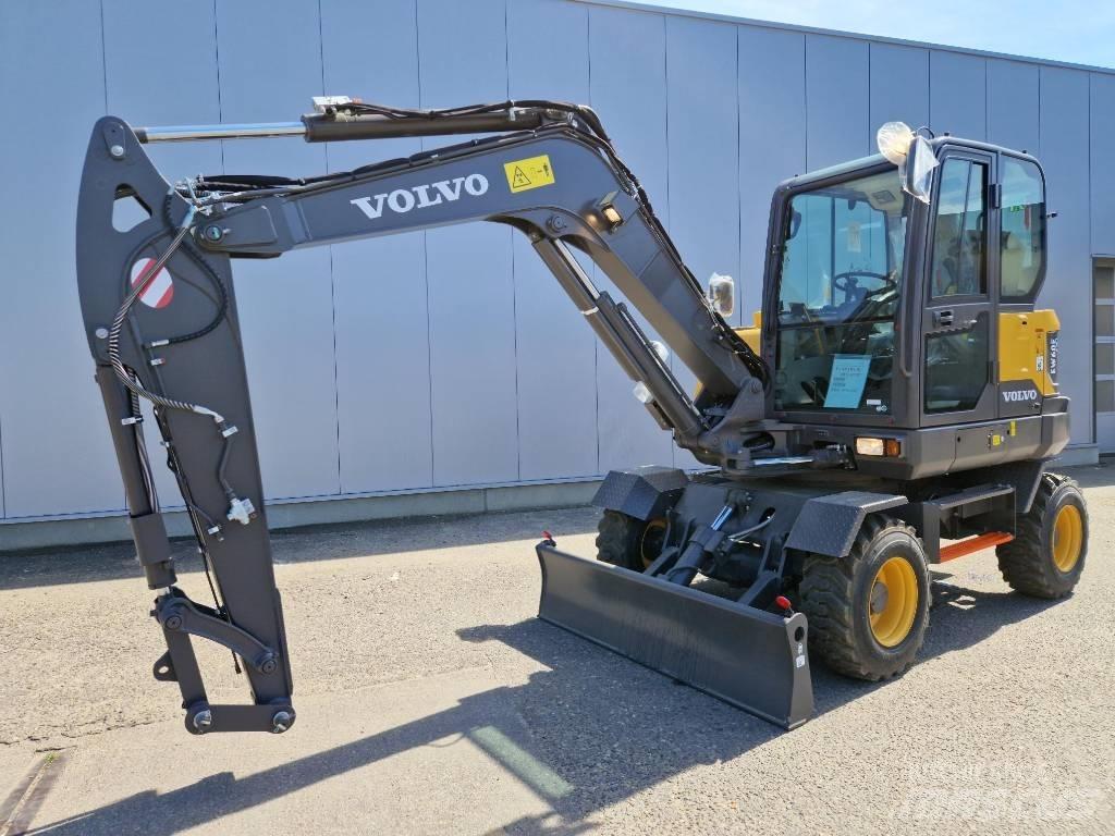 Volvo EW 60 E Pelle sur pneus