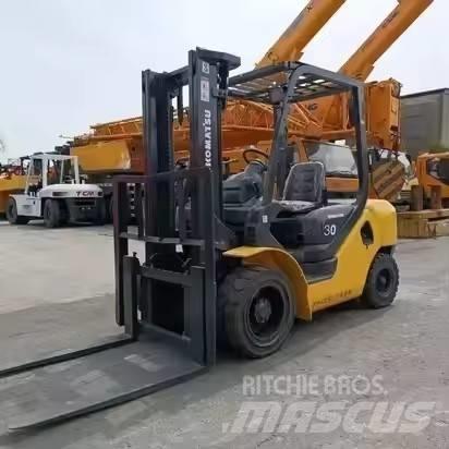 Komatsu 30 Chariots diesel
