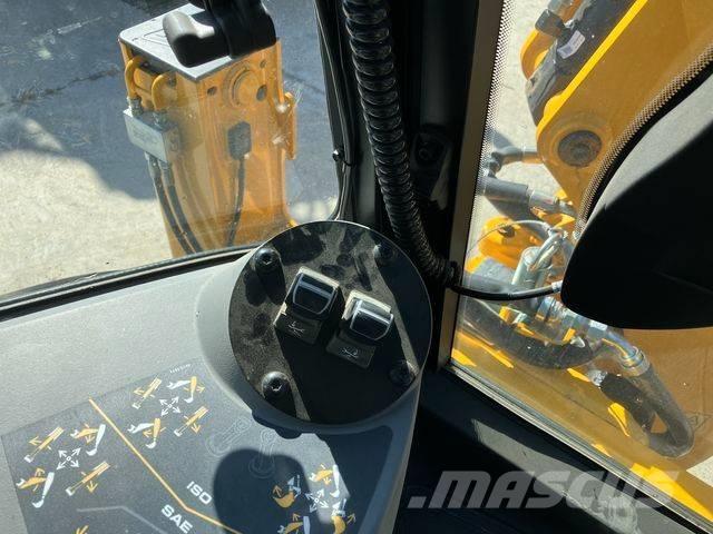 JCB 3CX Plus AEC Tractopelle